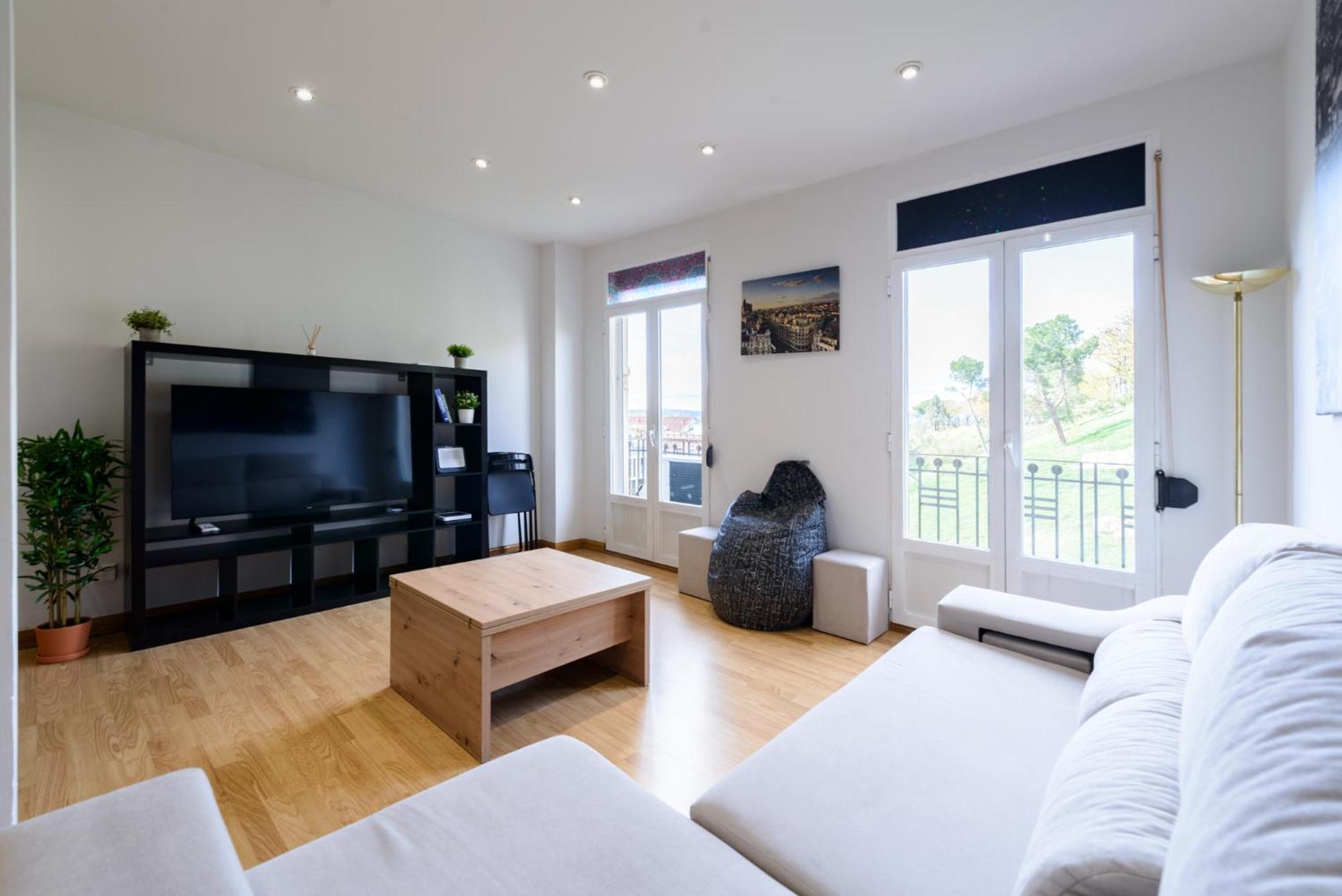 Ferienwohnung Amplio Piso En Madrid Centro Con Vistas Al Templo De Debod Exterior foto